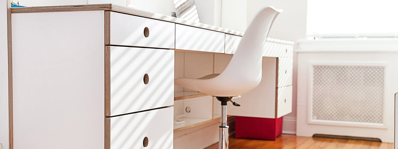 modern kids desk from Casa Kids