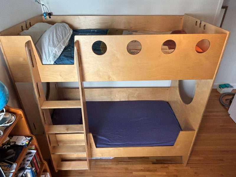 Birch Marino bunk bed w/ladder- full side view