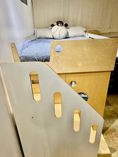 dumbo loft bed with ladder and upper bed view