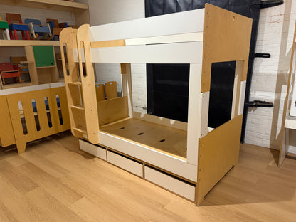 Twin Cabina Bunk Bed with Ladder