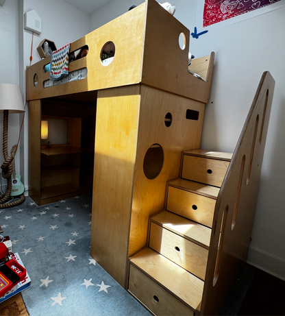 Dumbo loft bed w/stairs