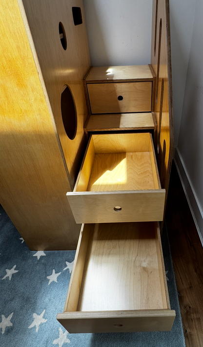 Dumbo loft bed w/stairs